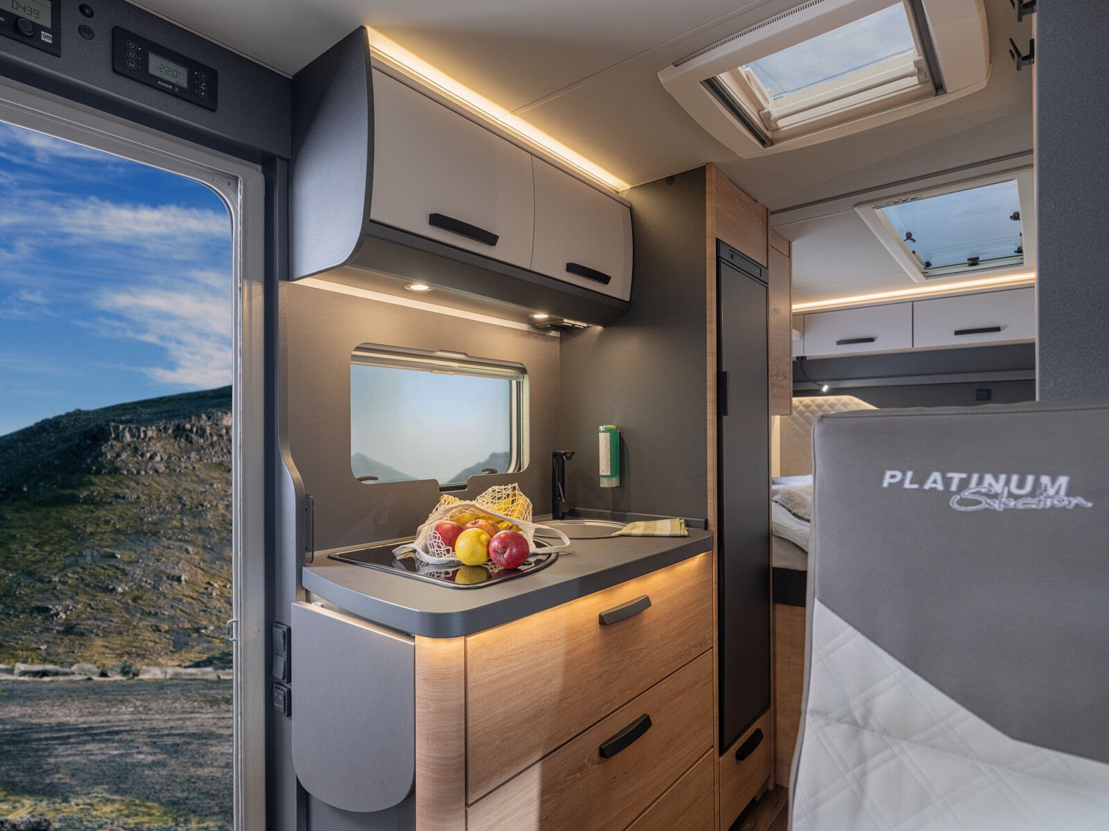 Fahrzeugabbildung Knaus L!VE TI PLATINUM SELECTION 650 MEG LIVE KLIMA