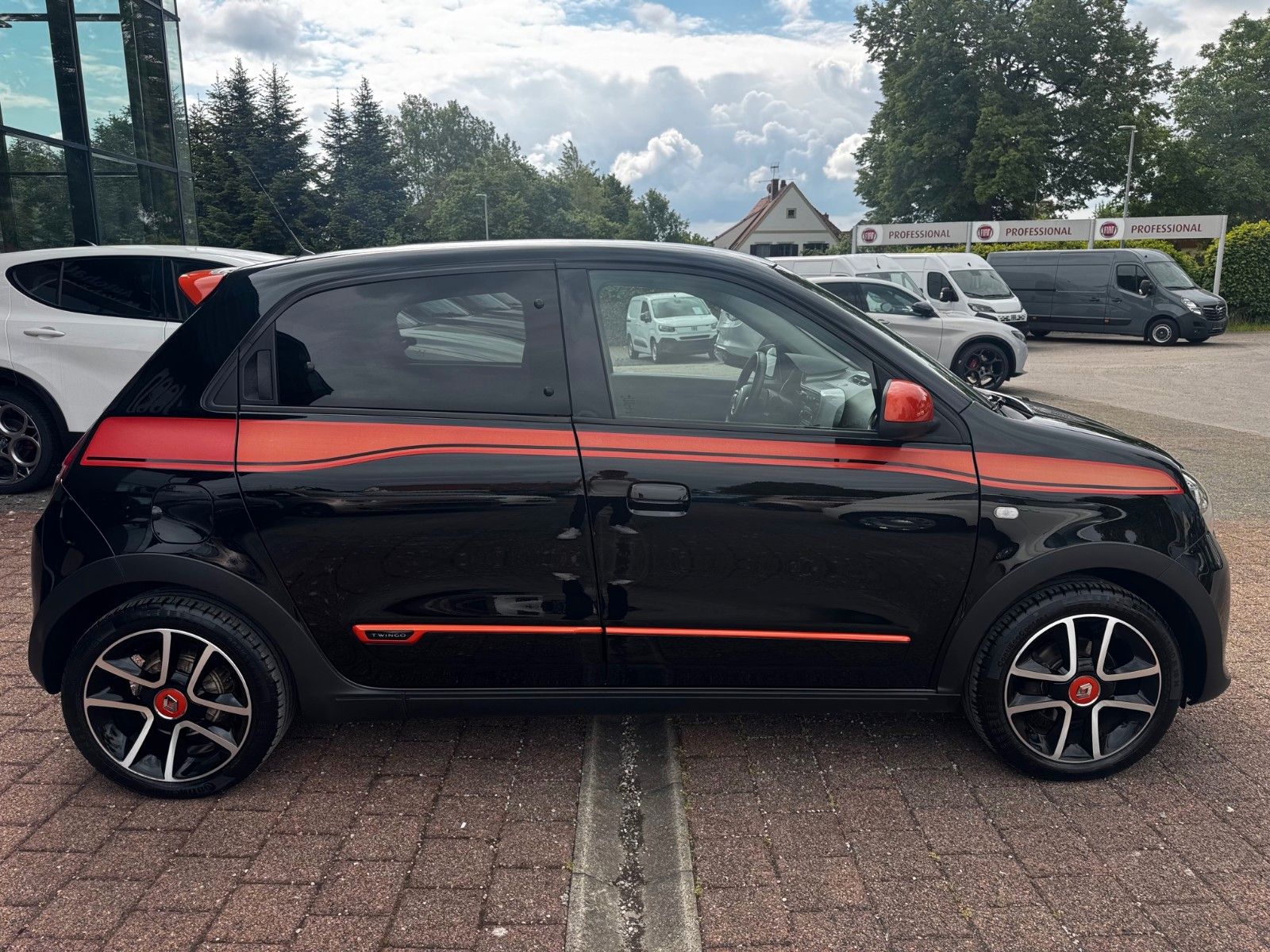 Fahrzeugabbildung Renault Twingo Intens Radio Klima
