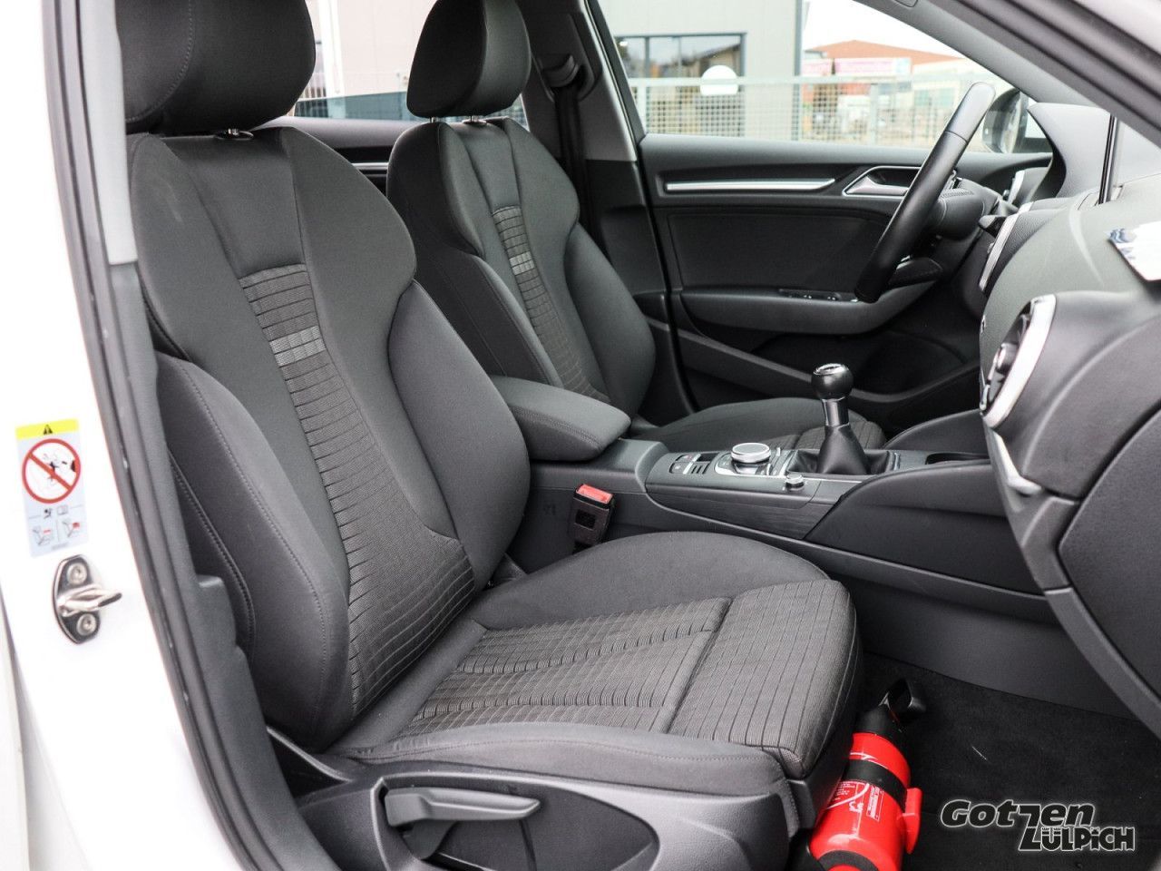 Fahrzeugabbildung Audi A3 Sportback 35 TFSI 1.5 sport Navi Paket S line