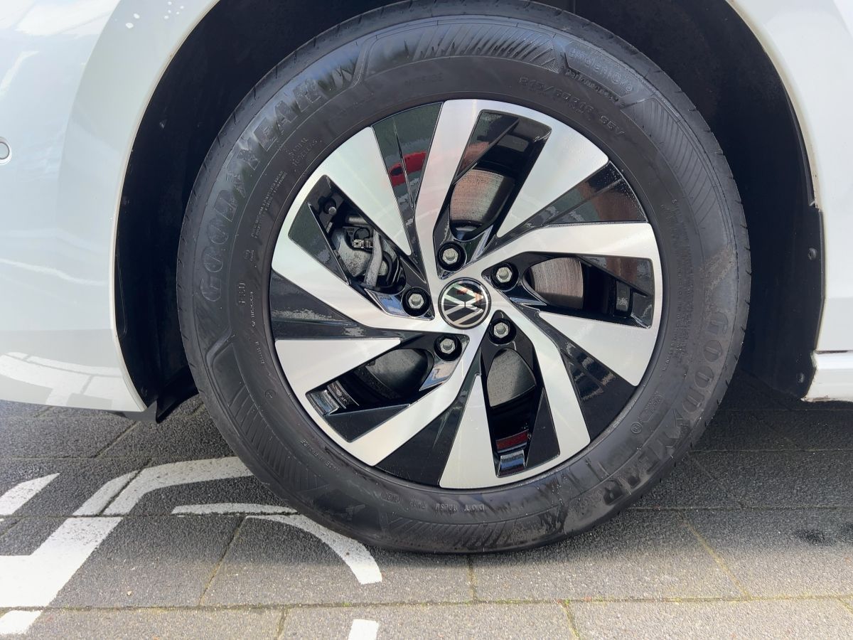 Volkswagen Passat - Bild 15