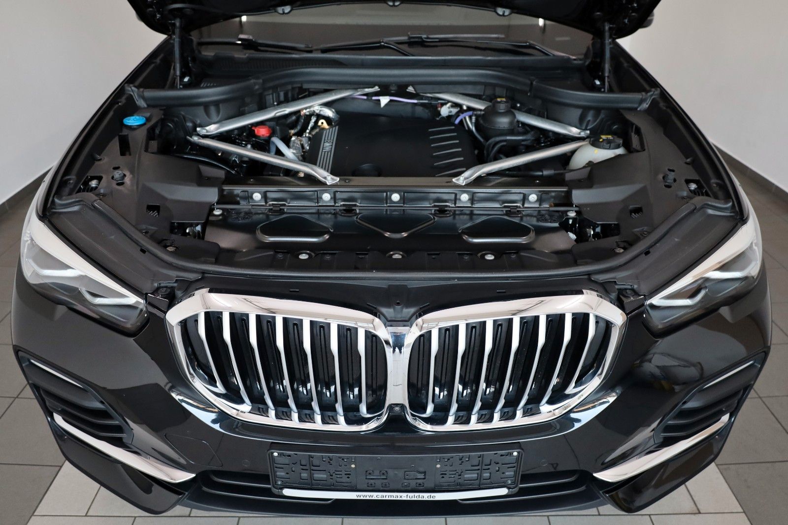 Fahrzeugabbildung BMW X5 xDrive 30d Leder,Navi,LED,PanDach,HeadUp,360°