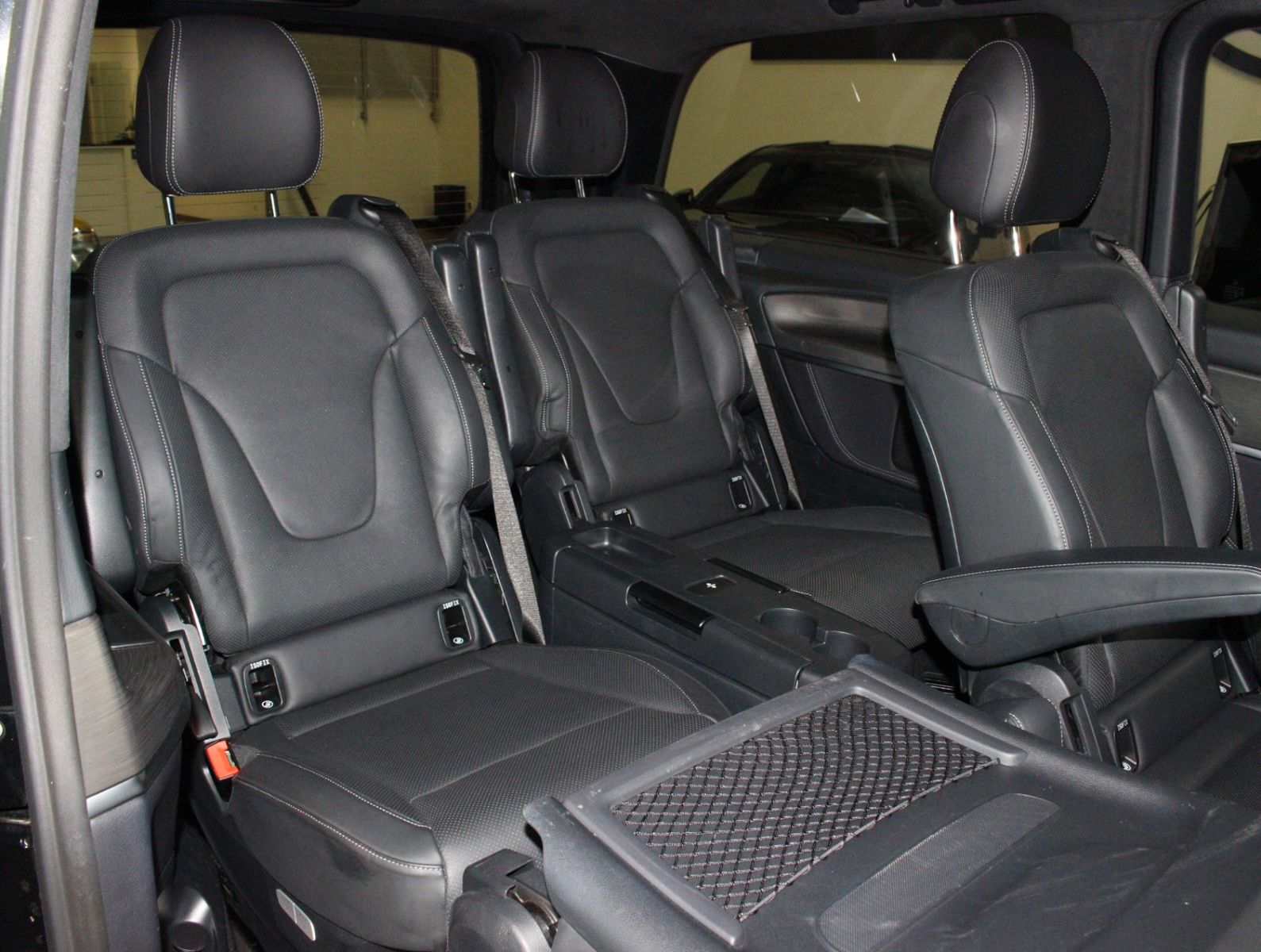 Fahrzeugabbildung Mercedes-Benz V 300d Exclusive Edition Lang 4Matic