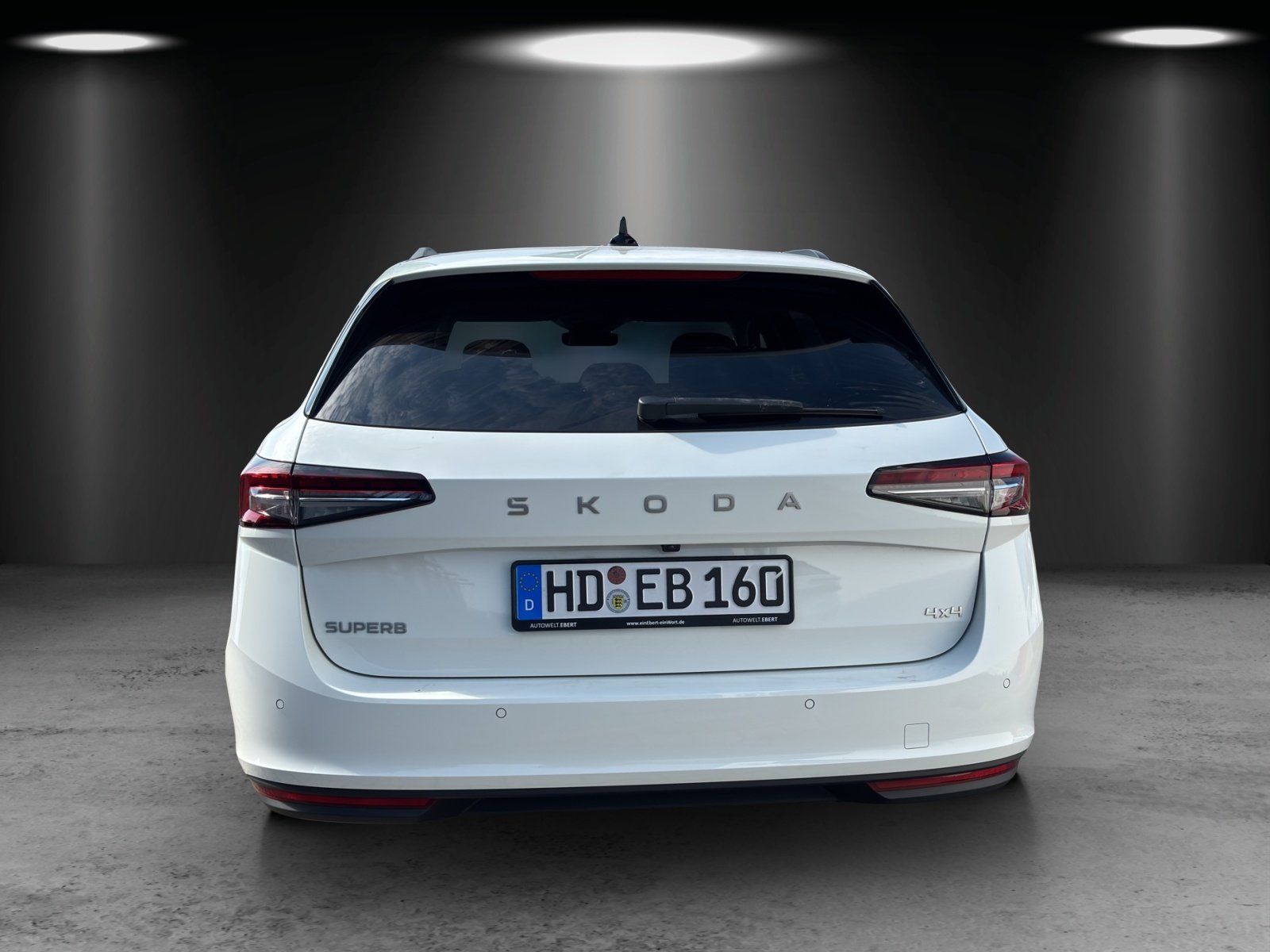 Fahrzeugabbildung SKODA Superb Combi Selection 2,0 TDI 142 kW DSG 4x4