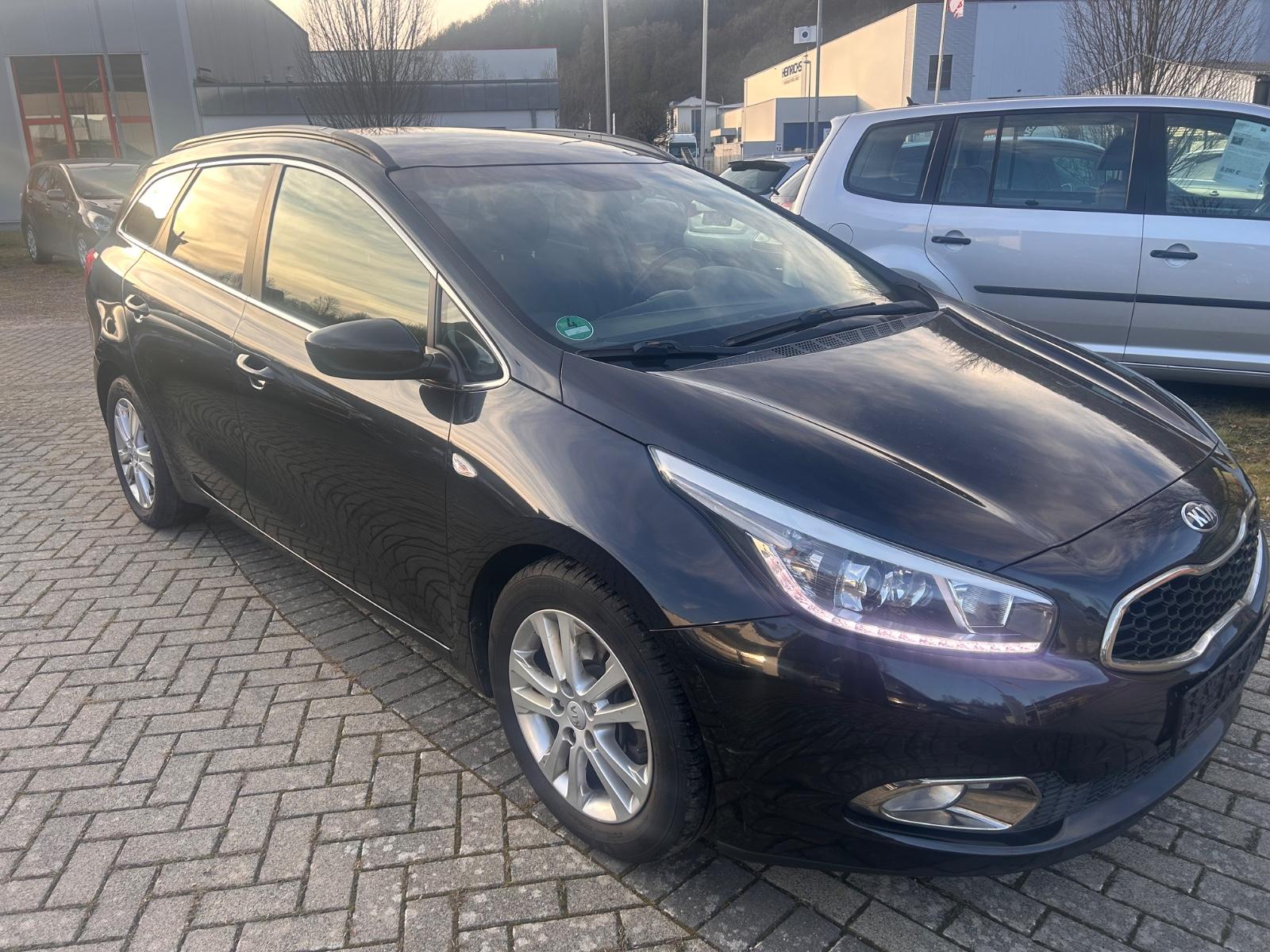 Kia cee'd 2014 — interior