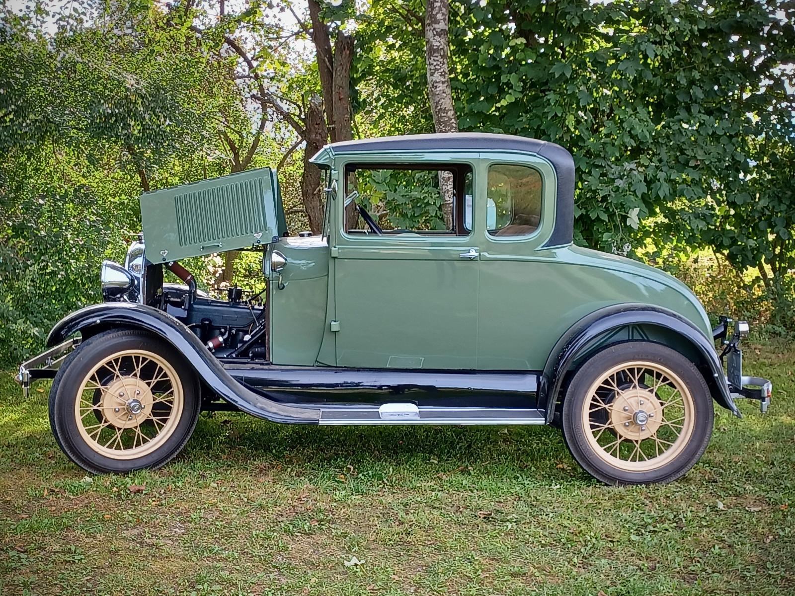 Ford Model A "Special Coupé" mit Police Head