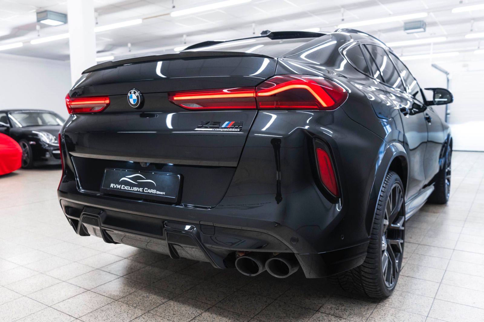 Fahrzeugabbildung BMW X6 M Competition B&W SKY LOUNGE 360° M+S