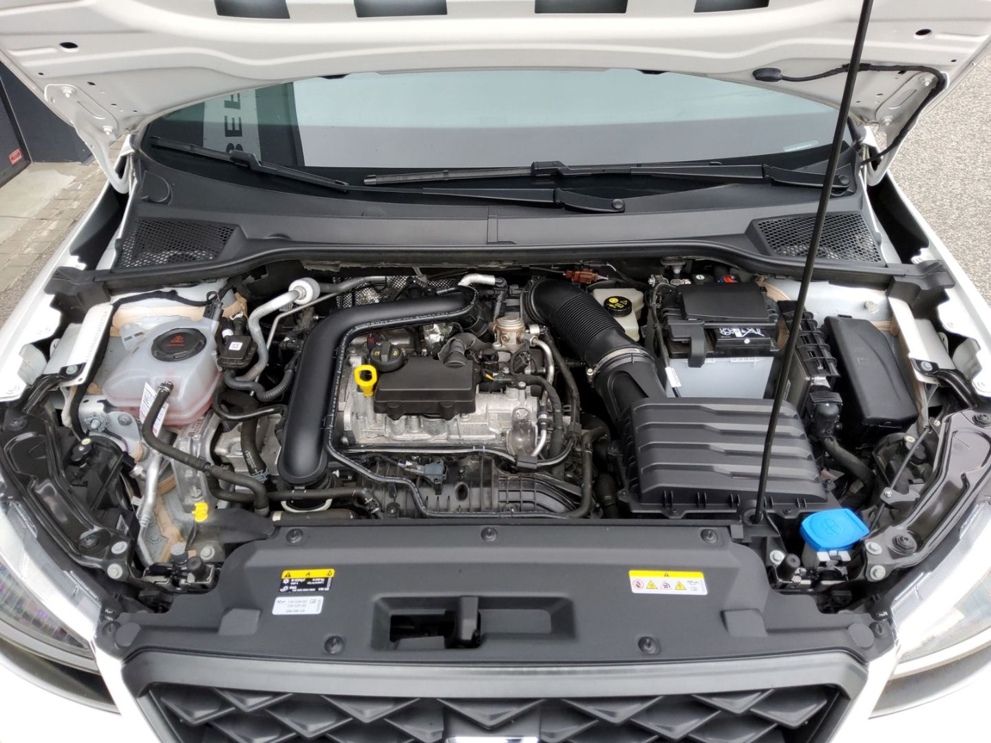 Fahrzeugabbildung SEAT Arona FR, Sportsitze, Einparkhilfe,Navi, Shz, Ka