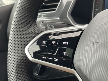 Volkswagen Tiguan Allspace R-Line 4Motion*7-SITZE*PANO*LED