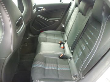 Mercedes CLA 200 Shooting Brake - 12