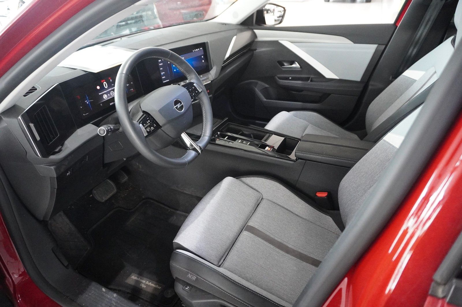 Fahrzeugabbildung Opel Astra L Lim. 1.2T ELEGANCE NAVI/LED/KAMERA/SPORT