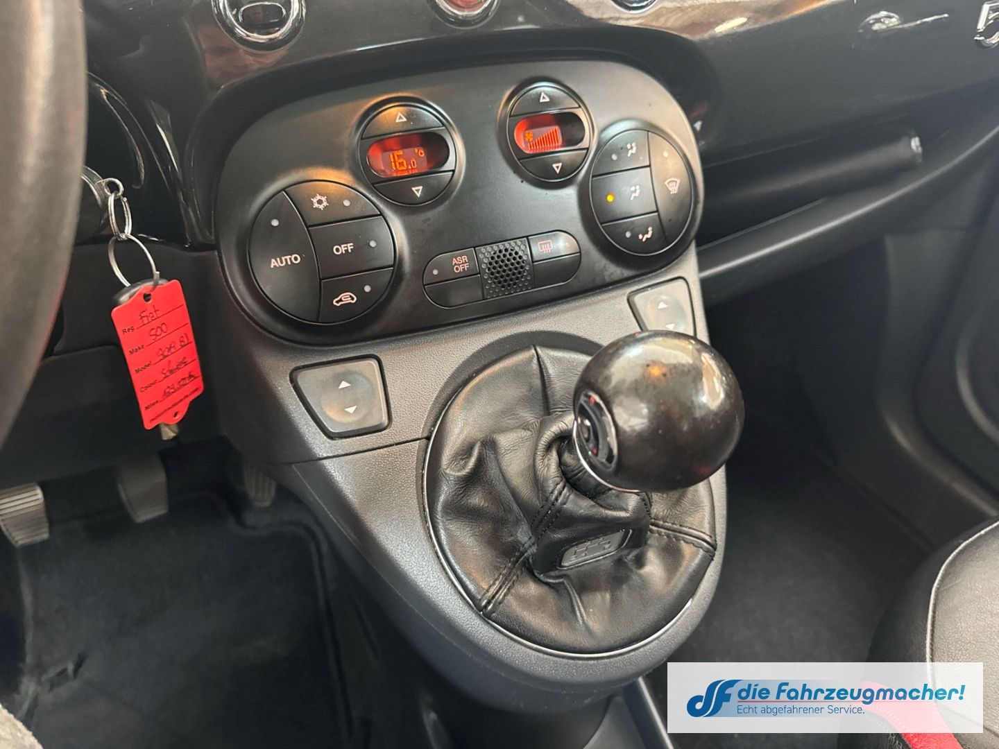 Fahrzeugabbildung Fiat 500 Cult 1.2 8V Leder Klimaautom Tel.-Vorb. PDC