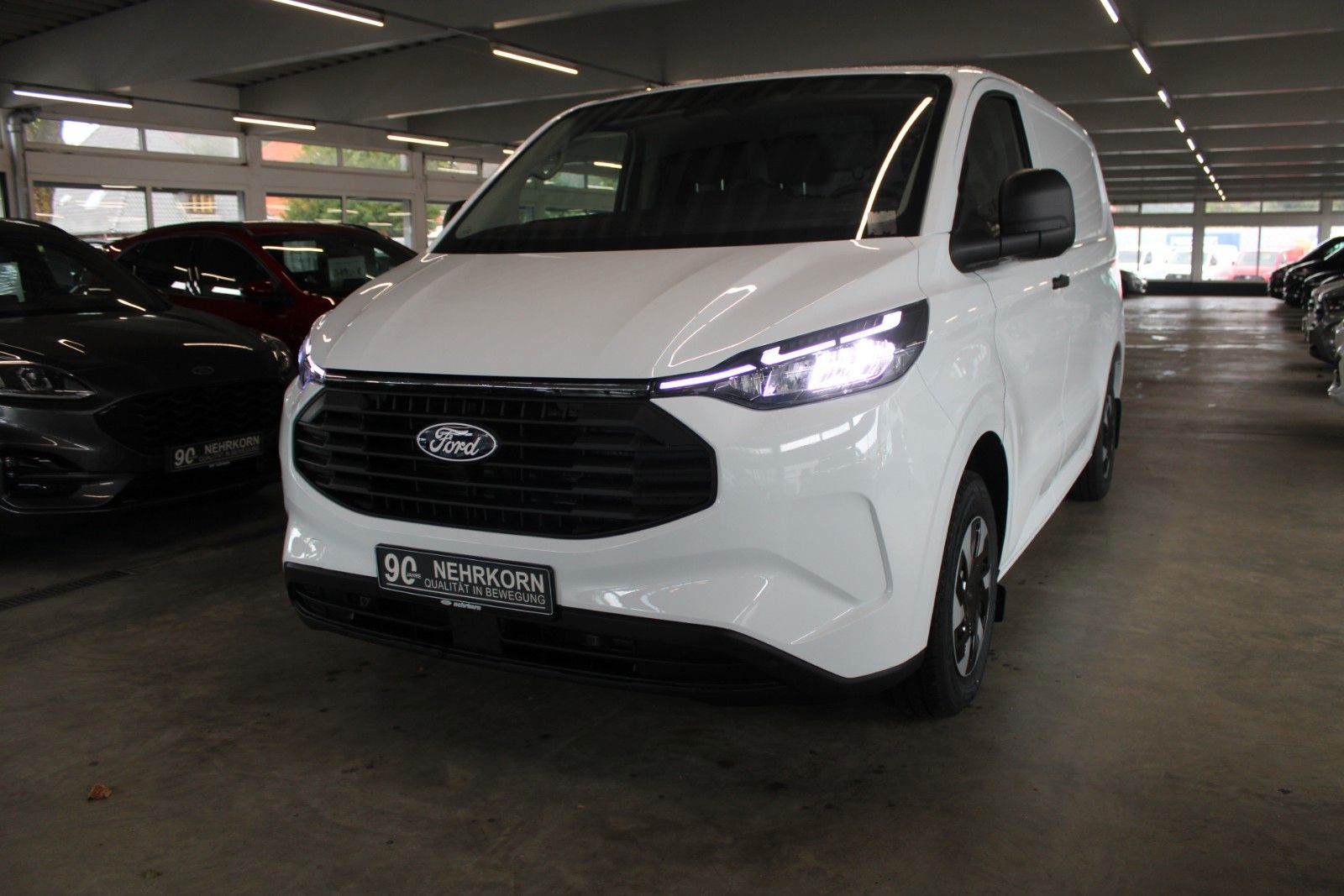 Fahrzeugabbildung Ford Transit Custom TREND PHEV L1 LED NAVI Technolog
