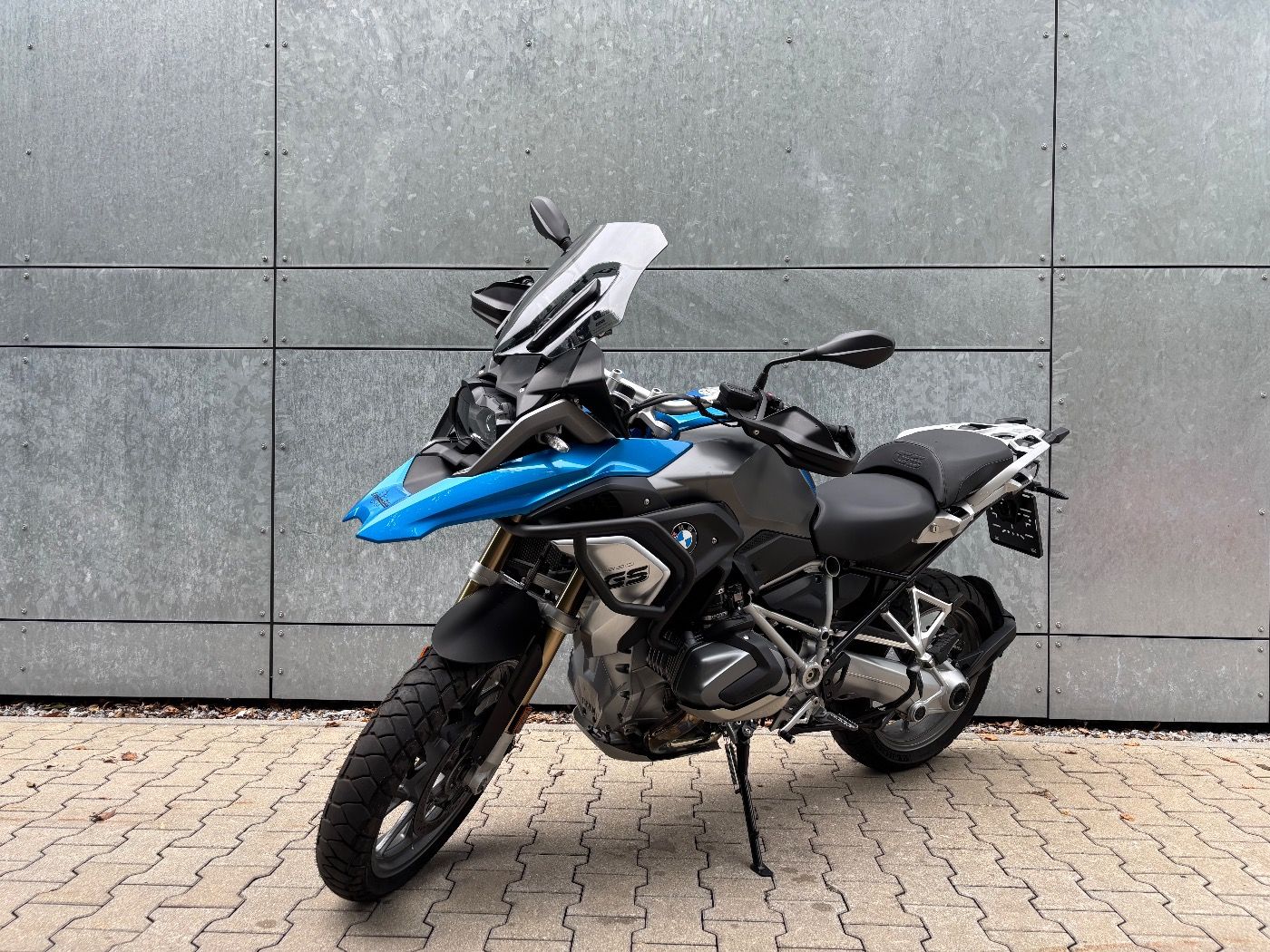 Fahrzeugabbildung BMW R 1250 GS 3 Pakete Akrapovic