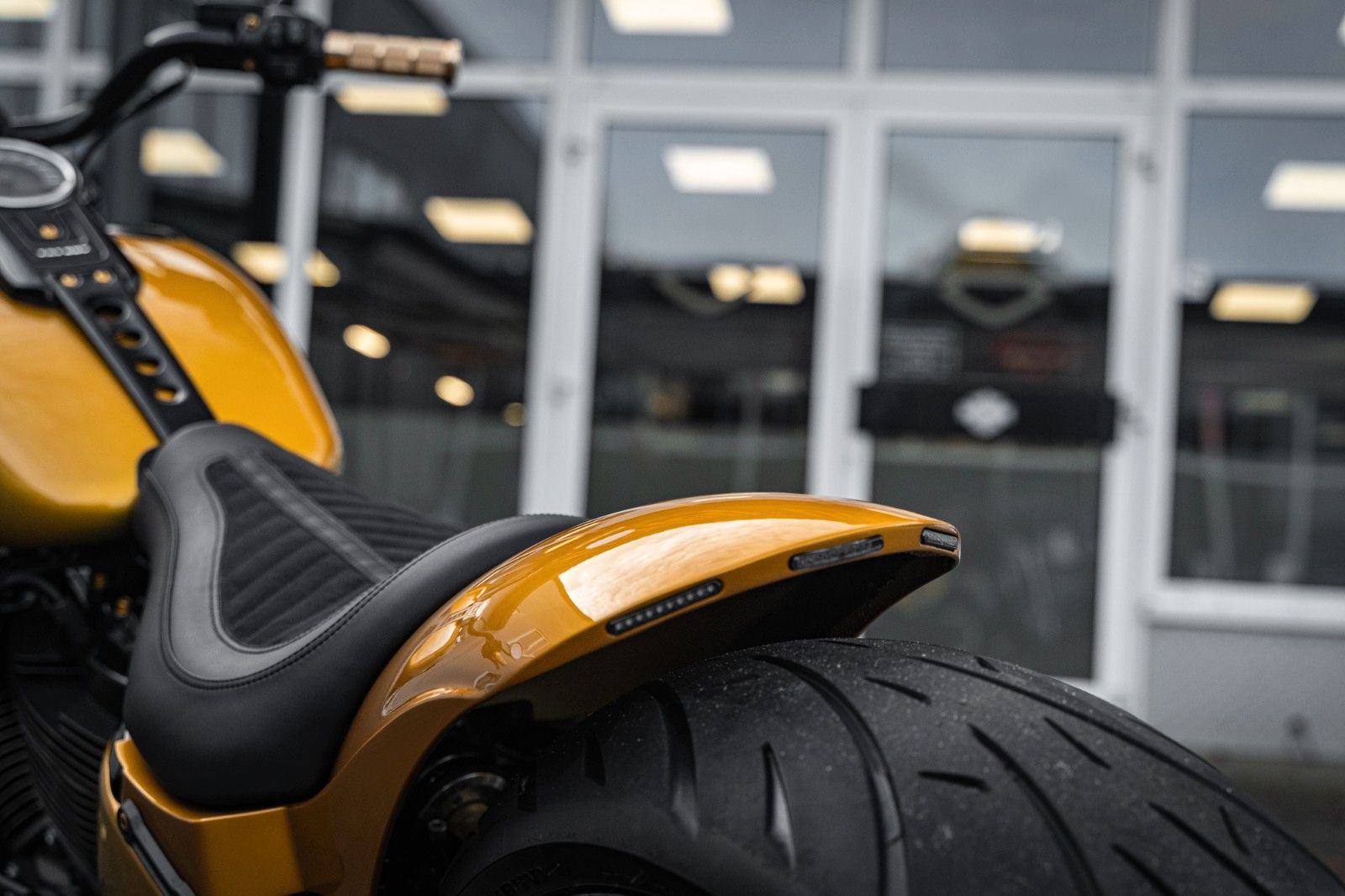 Fahrzeugabbildung Harley-Davidson GOLD DARK FAT BOY FLFBS 114 MY24 - JEKILL&HYDE -