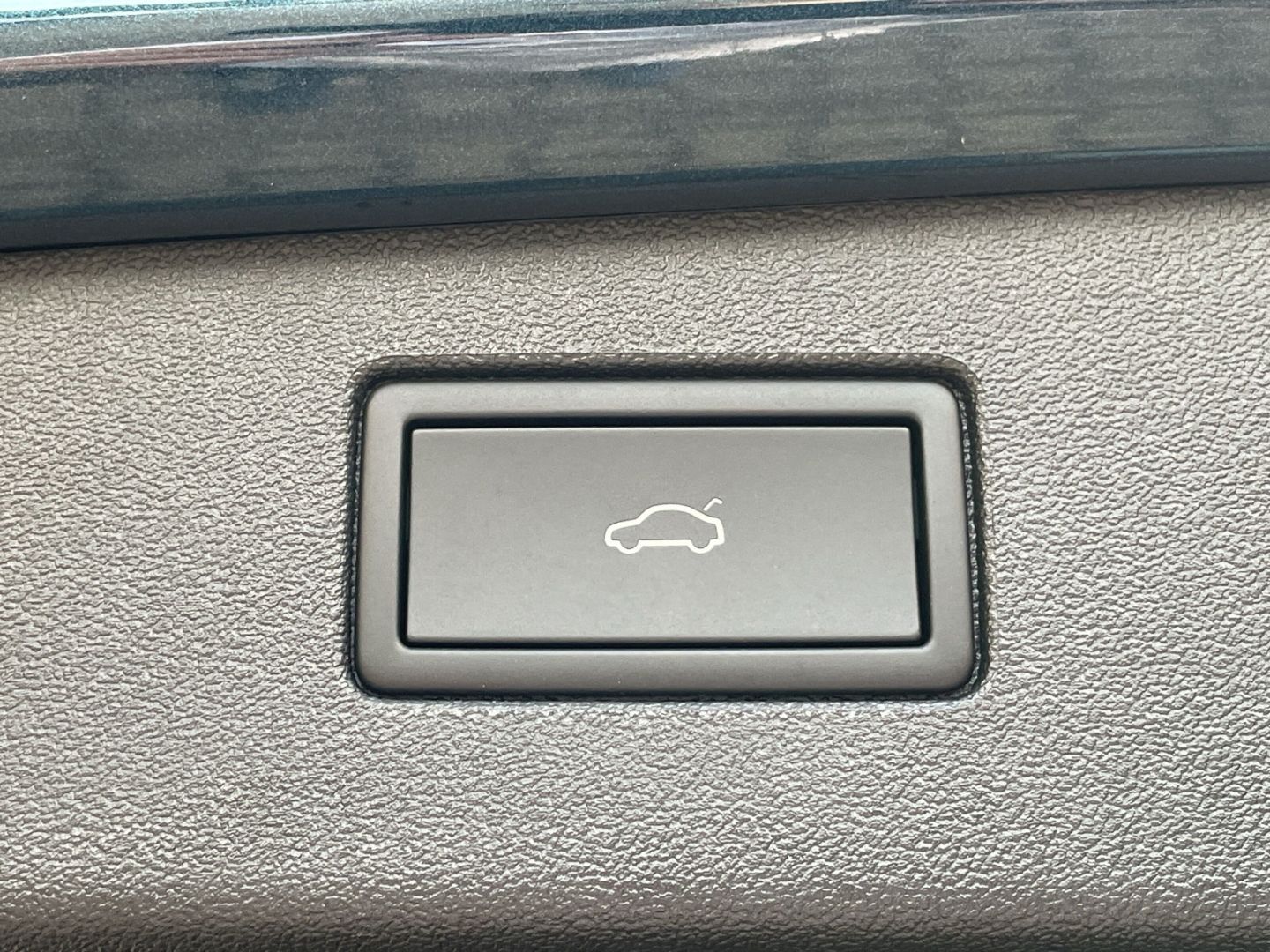 Tiguan 2.0 TDI R-Line Black Style 360°Kamera/AHK