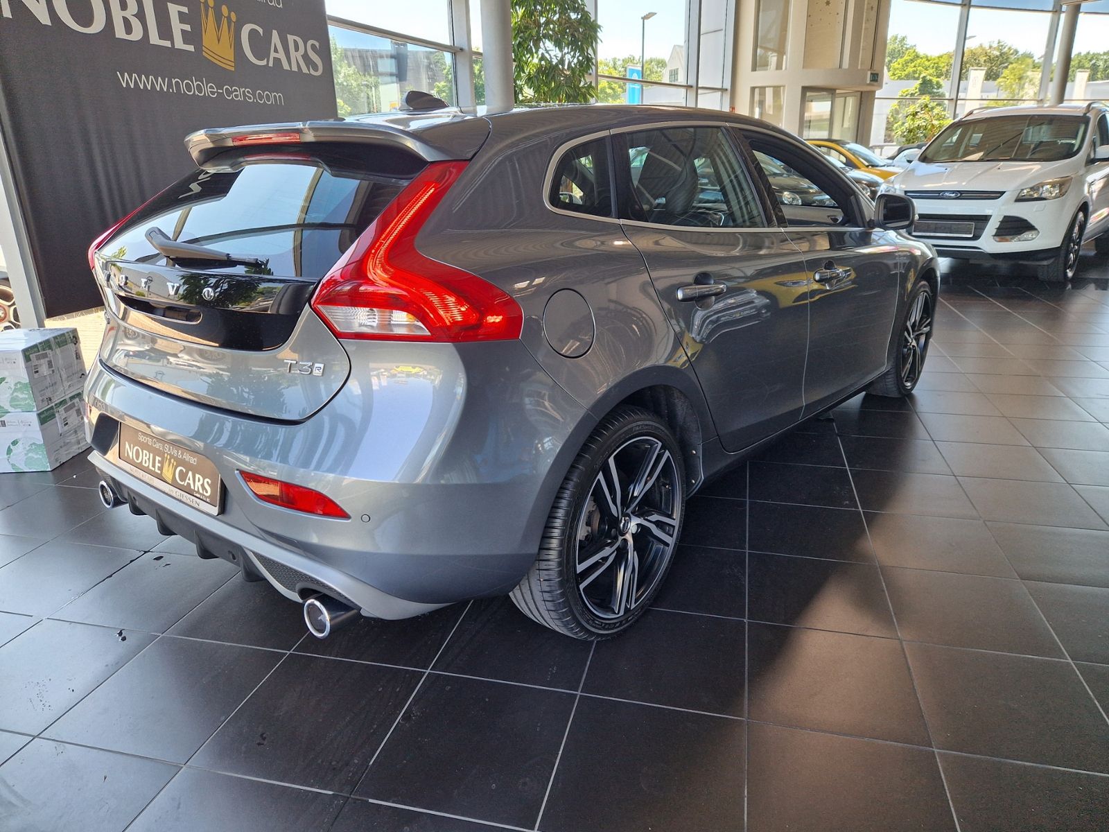 Fahrzeugabbildung Volvo V40 R-Design KLIMA LED NAVI ALU