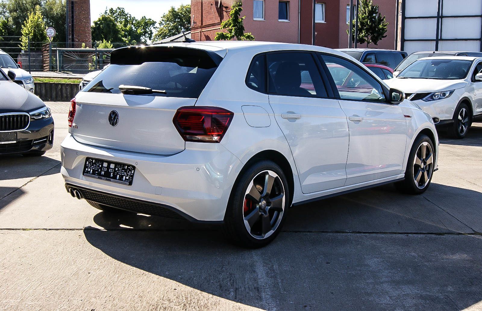 Fahrzeugabbildung Volkswagen Polo GTI 2.0 TSI DSG NAVI LED ACC SPORT 1.HAND