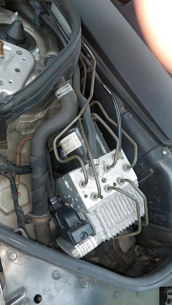 Mercedes-Benz 220 2004 — photo 6