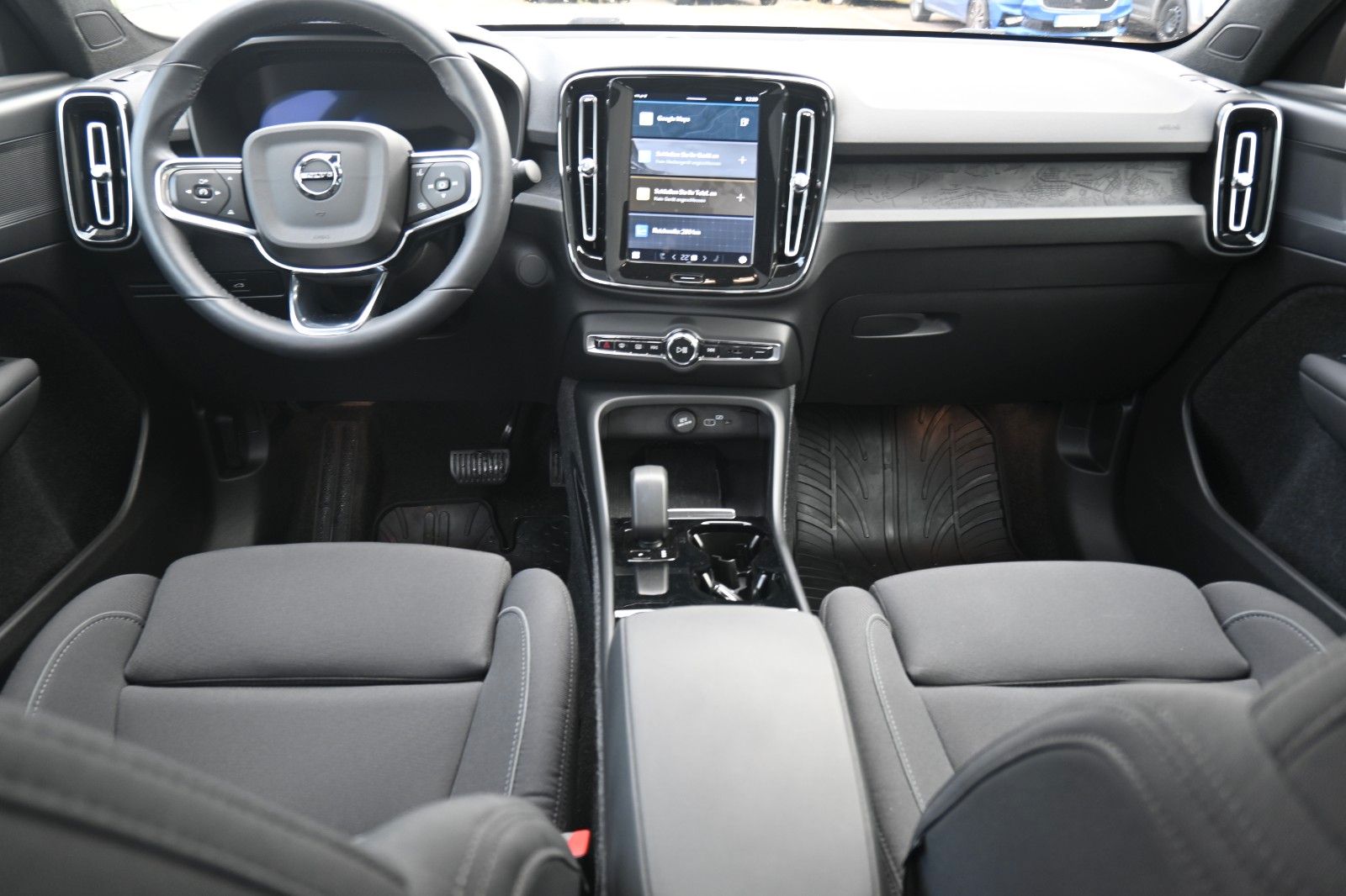 Fahrzeugabbildung Volvo C40 Plus BEV Twin Motor AWD*Pano*20 Zoll*STHZG*