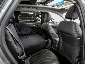 Ford Kuga 2.5 Plug-In Hybrid Vignale Stauassistent