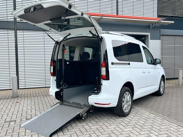 Ford Tourneo Connect Titanium mit AMF-Rollstuhlrampe