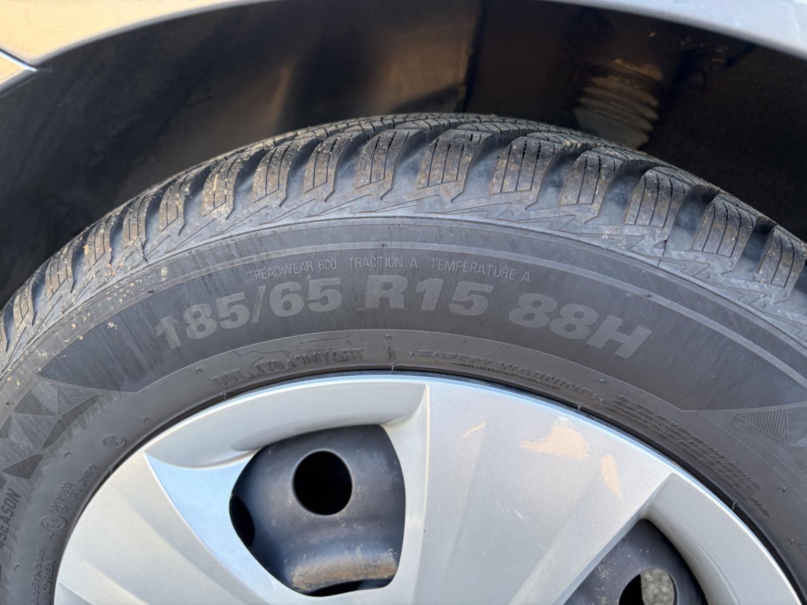 Hyundai i30 2010 — photo 15