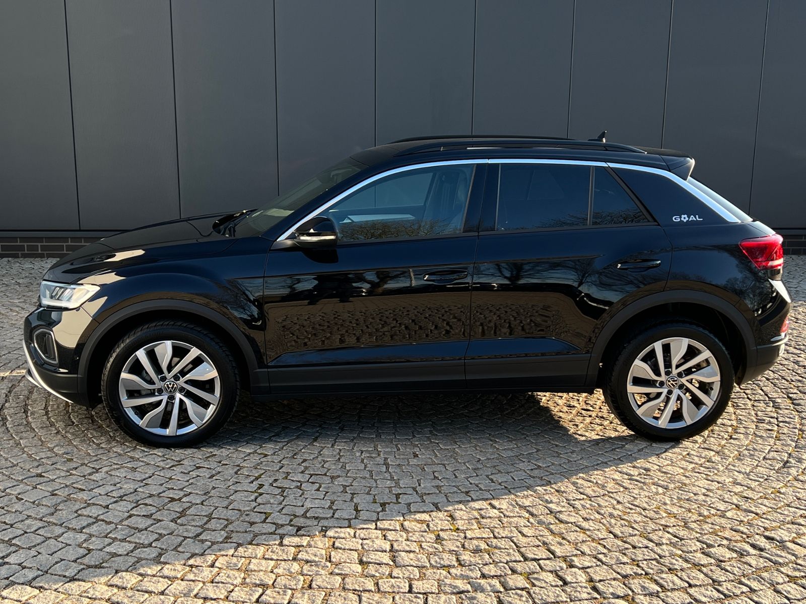 Fahrzeugabbildung Volkswagen T-Roc GOAL 1.0 TSI *Plus-Paket, LED, ACC, Navi,