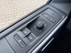 Fahrzeugabbildung Volkswagen T6.1 Multivan Comfortl. Navi LED Sitzh AHK Kamer