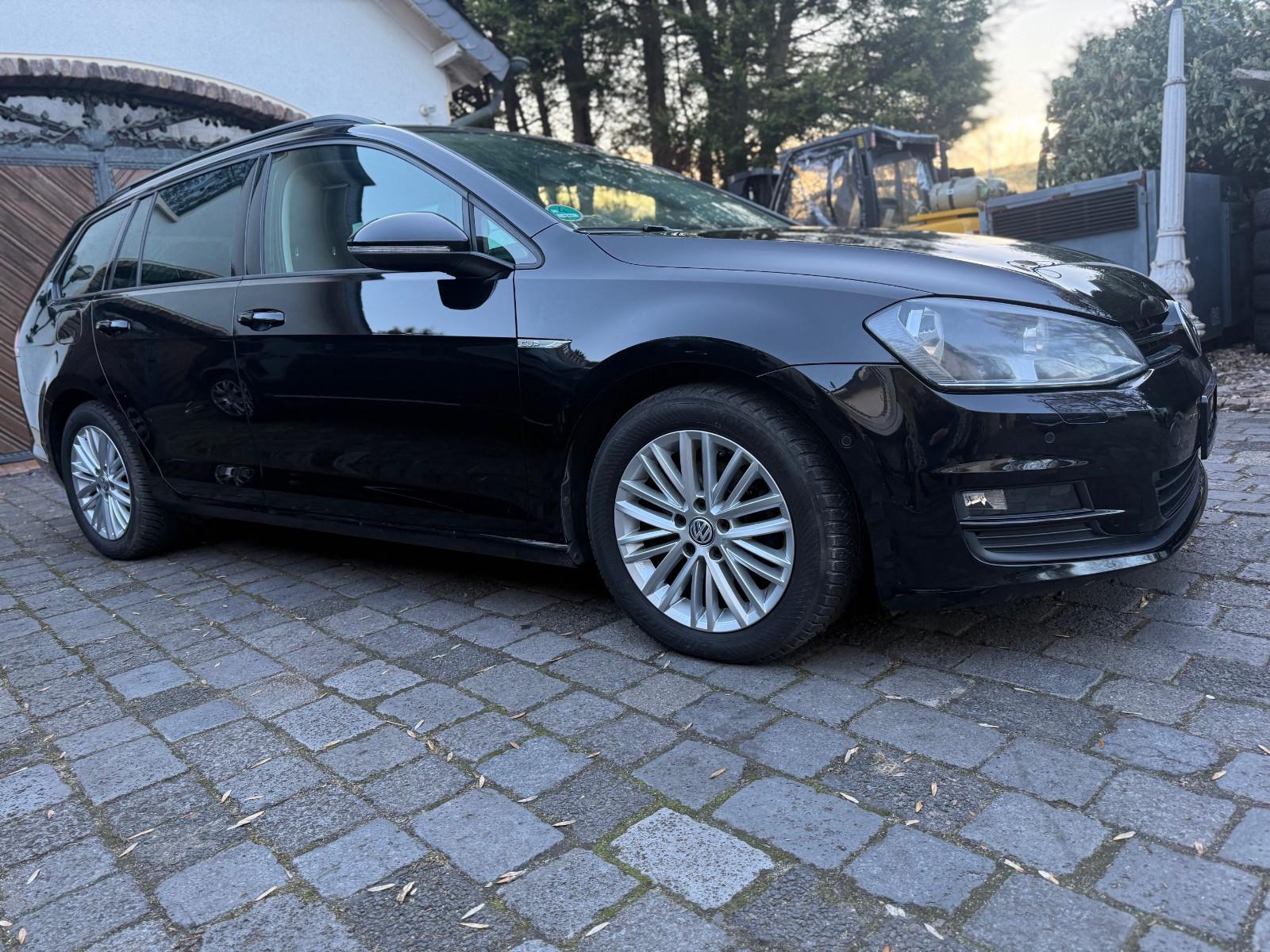 Volkswagen Golf VII Variant 2.0 TDI Cup 2Hd Navi AHK TOP
