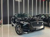 Jaguar F-Pace 2.0 D 180 CV AWD aut.Portfolio - Jaguar F-Pace Kombi Gebrauchtwagen