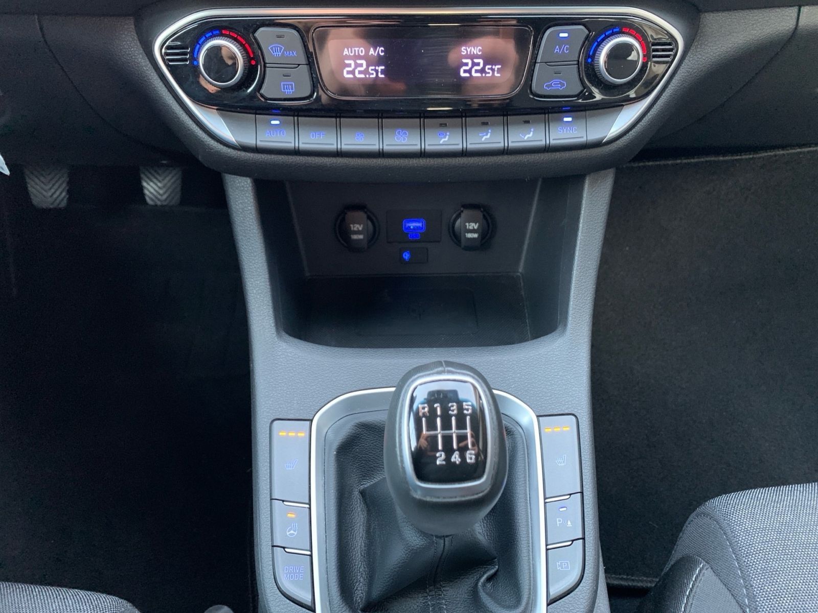 Fahrzeugabbildung Hyundai i30 Kombi 1.0 T-GDI Intro Edition Mild-Hybrid AH