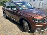 Volkswagen Tiguan Allspace 2.0 TDI SCR 176kW DSG 4MOTIO... - VW Tiguan Allspace Gebrauchtwagen in Hannover