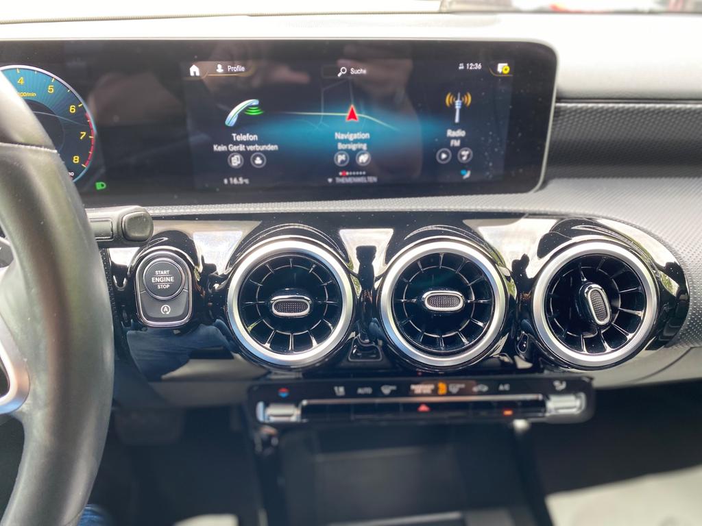 Mercedes-Benz A 220