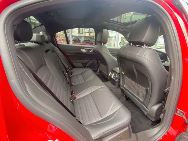 ALFA ROMEO Giulia Veloce Q4 2.2 Multijet AT8
