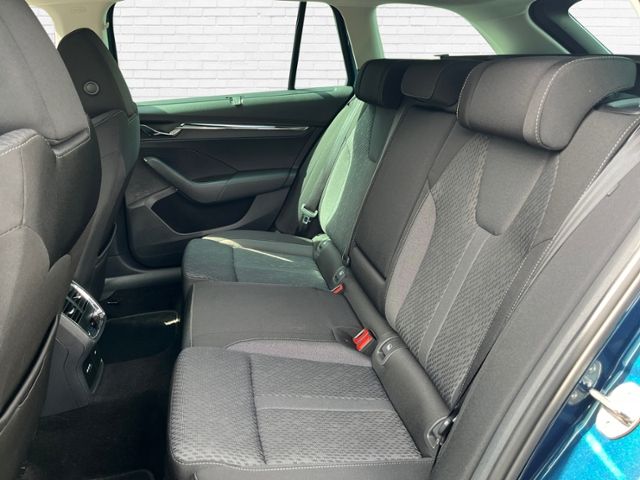 Fahrzeugabbildung SKODA Octavia Combi Style 2.0 TDI DSG KLIMA LED NAVI A