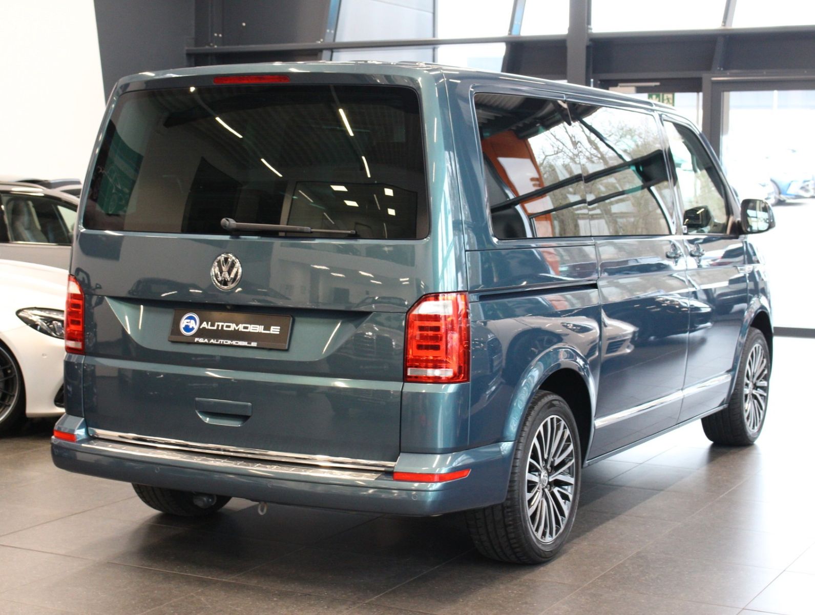 Fahrzeugabbildung Volkswagen T6 Multivan 4Motion Gener. Six*ACC*Kamera*AHK