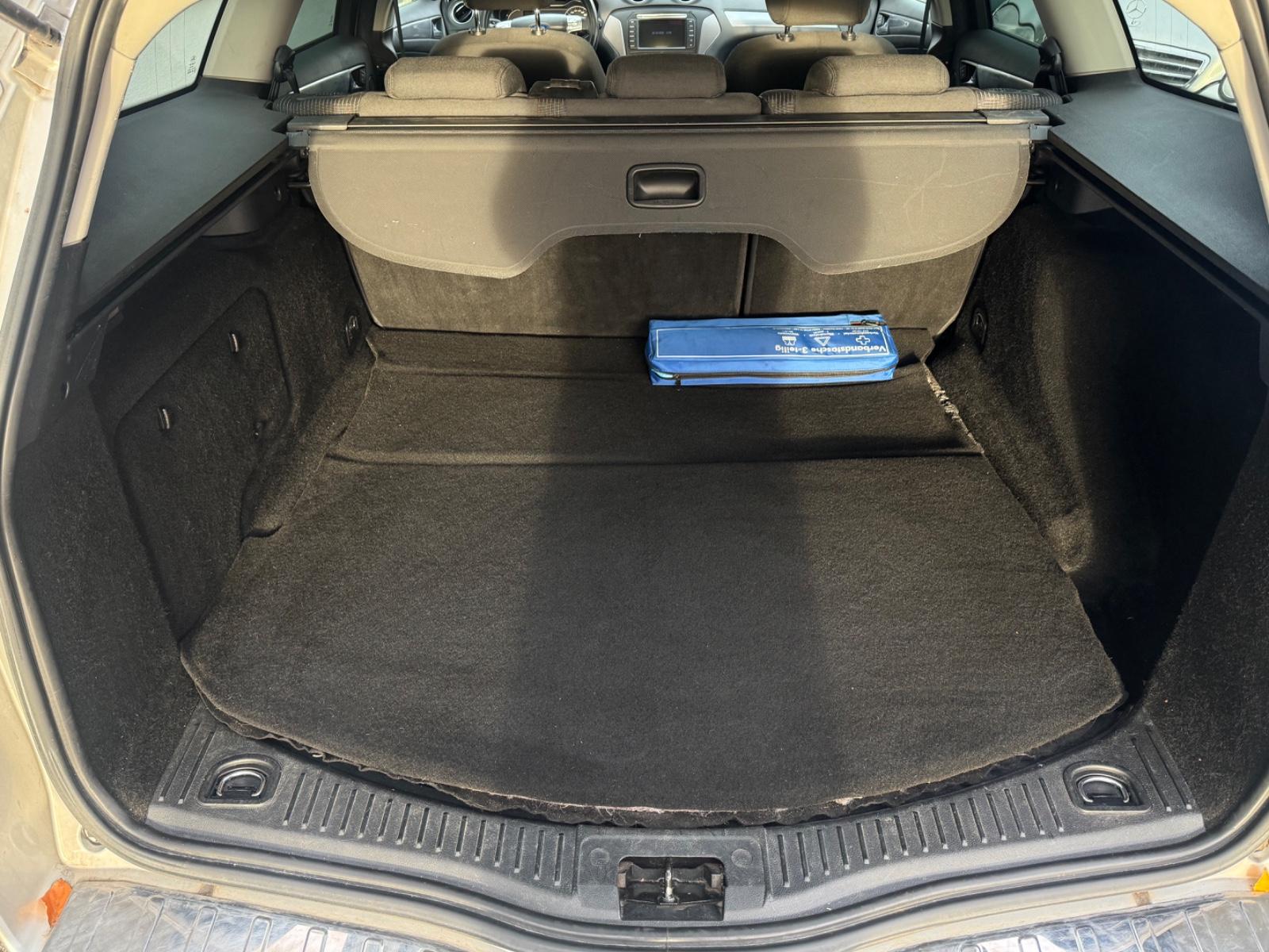Ford Mondeo 2012 — photo 21