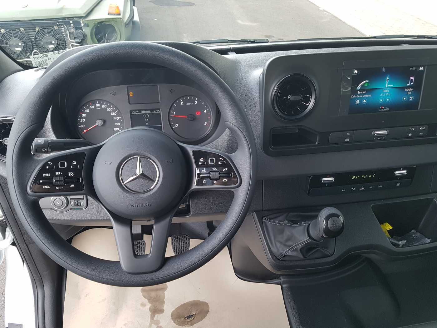 Fahrzeugabbildung Mercedes-Benz Sprinter 317 CDI DoKa 3665 Klima Stdheiz MBUX