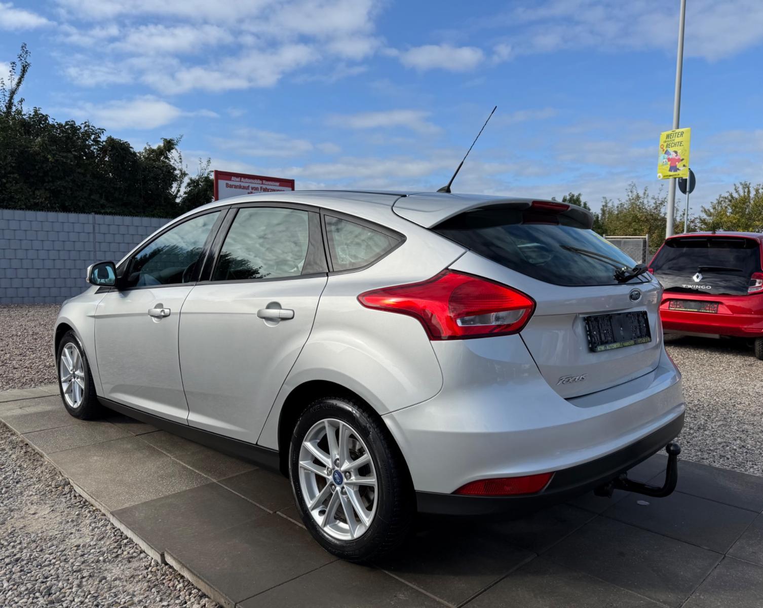 Ford Focus 1,6 Titanium Sportsitze Sport Lenkrad