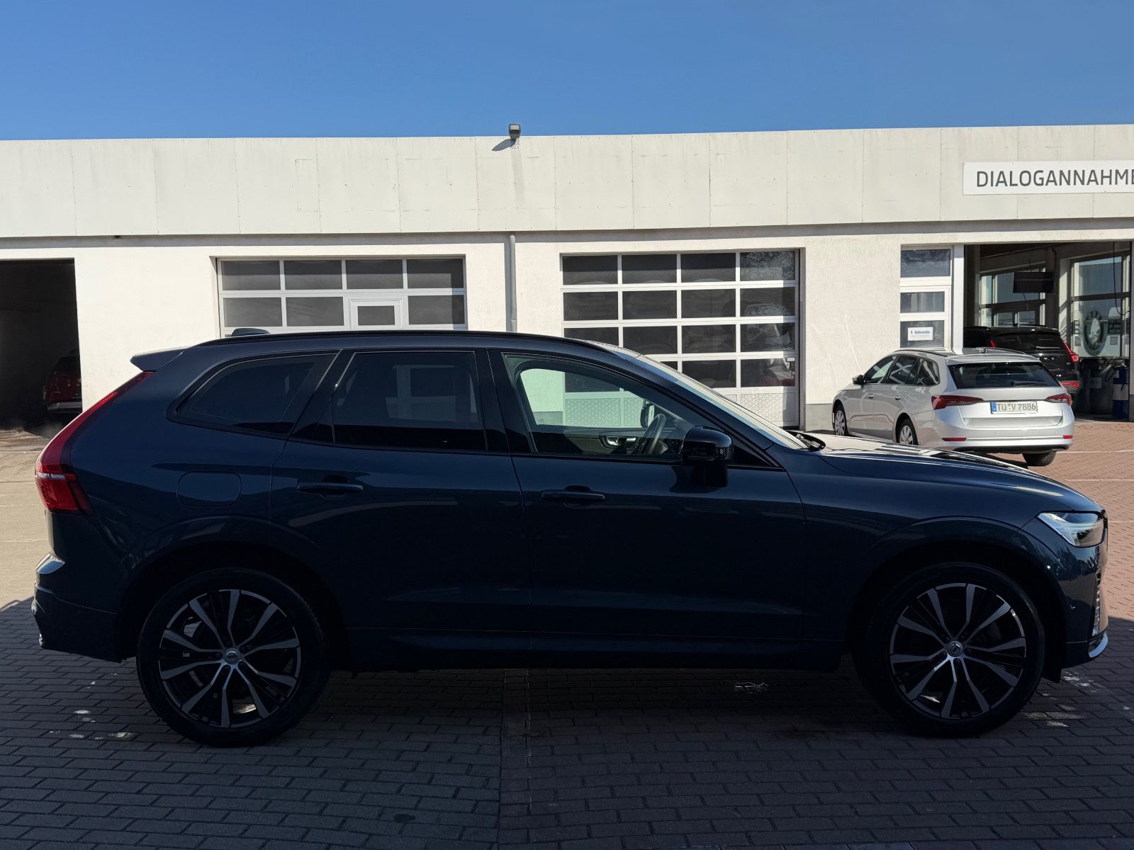 Fahrzeugabbildung Volvo XC60 B5 D Ultimate Dark AWD*STHZG*PANO*360°*ACC