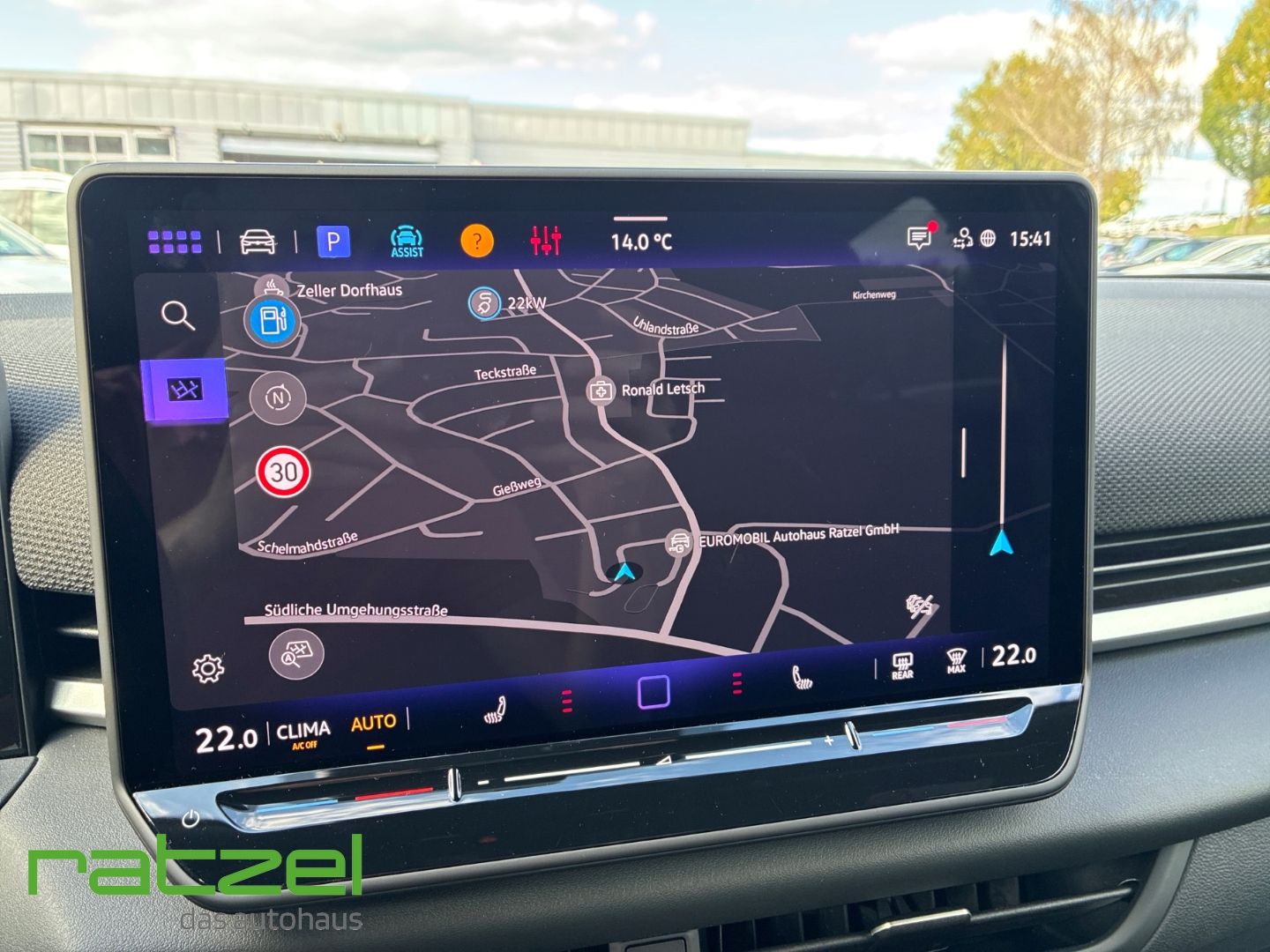 Fahrzeugabbildung Volkswagen T-Roc Style 1.5l eTSI DSG AHK+NAVI+IQ-Light
