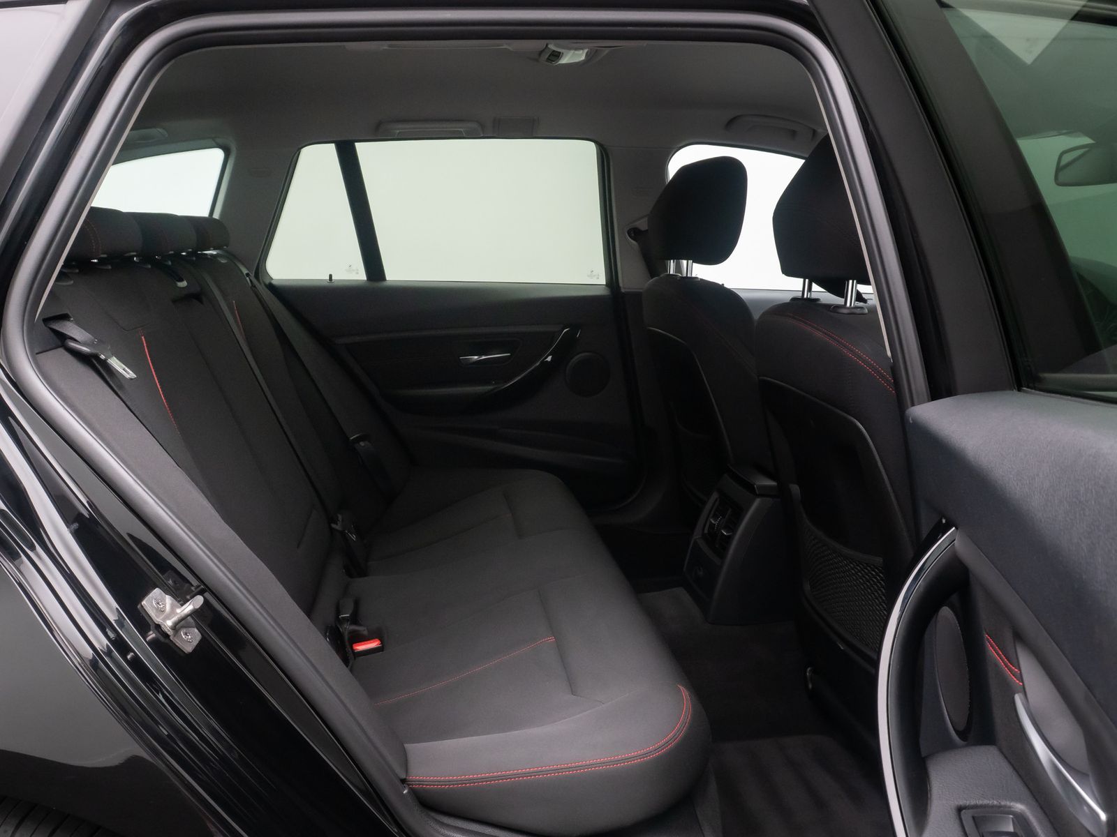 Fahrzeugabbildung BMW 320d Sport Line PDC Bi-Xenon HiFi NaviPro Lordos