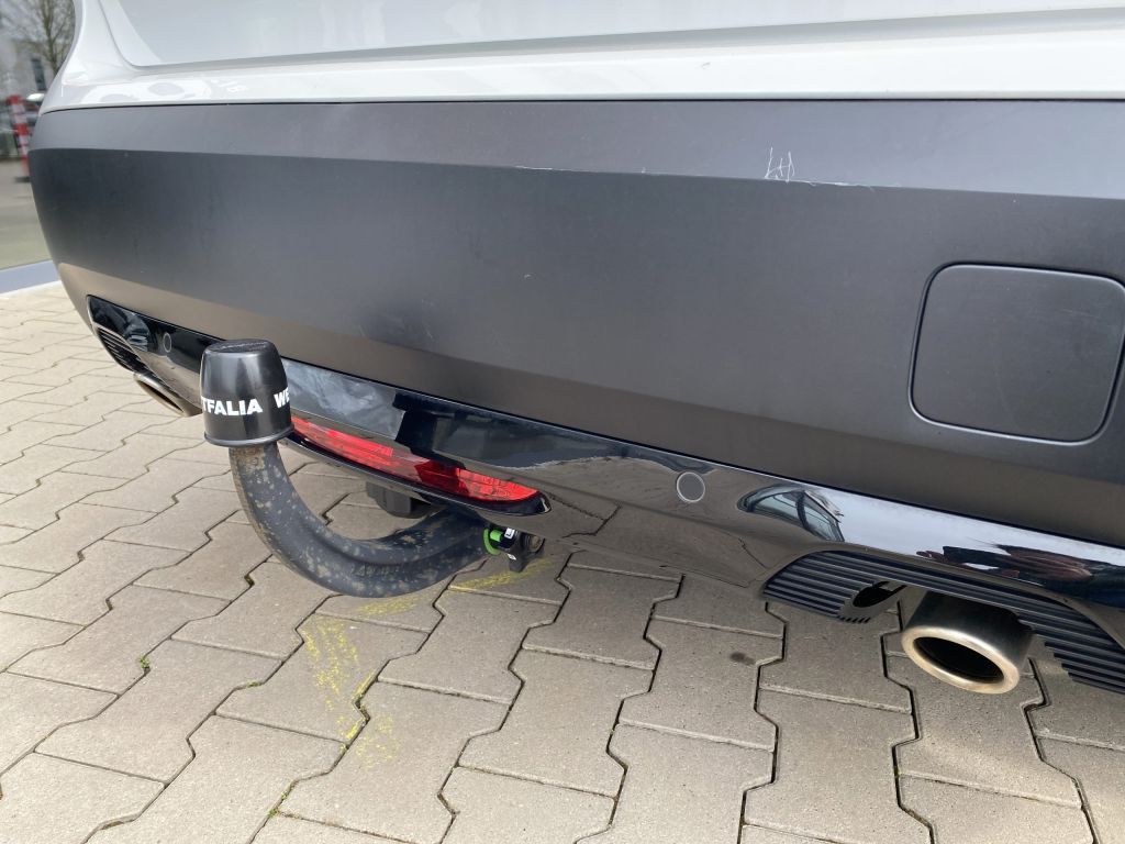 Fahrzeugabbildung Citroën C4 Benzin 155 Automatik Shine *Winterpak*Nav*LED