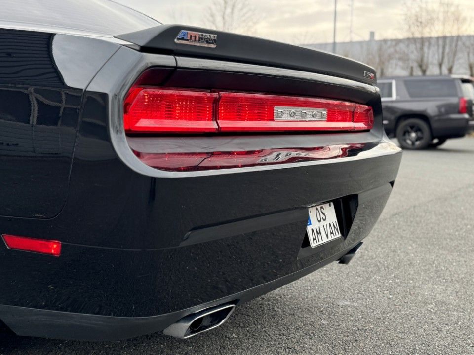 Fahrzeugabbildung Dodge Challenger 6.1 SRT8 Neuwagenimport Navi SD Leder