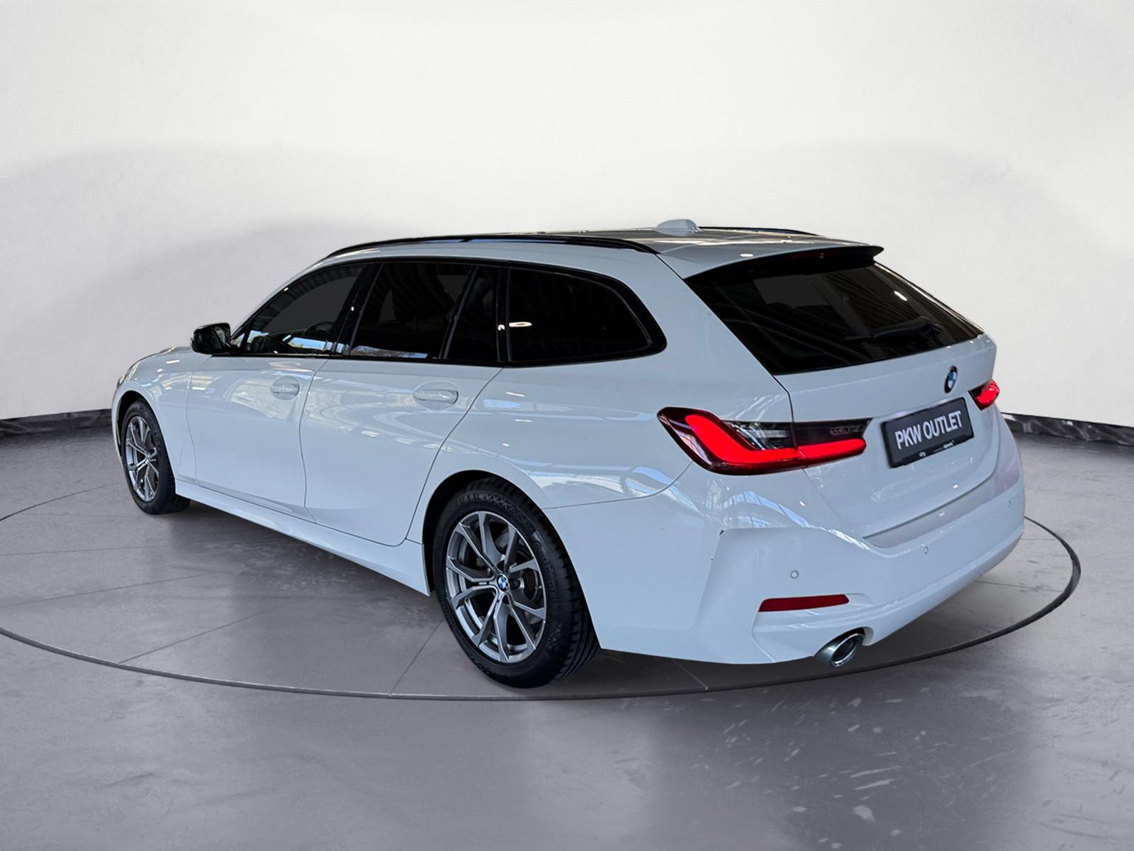 BMW 320d xDrive Touring Panorama H&K Navigation