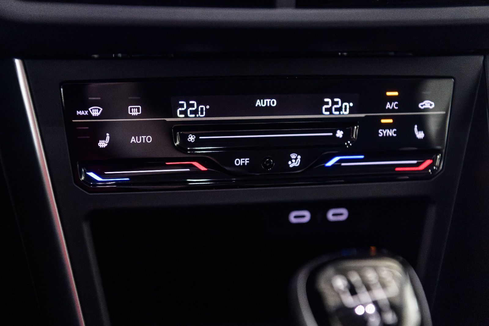 Fahrzeugabbildung Volkswagen Taigo Life+LED+KAMERA+SHZ+GJR+DIGIT.TACHO+ACC+IQ