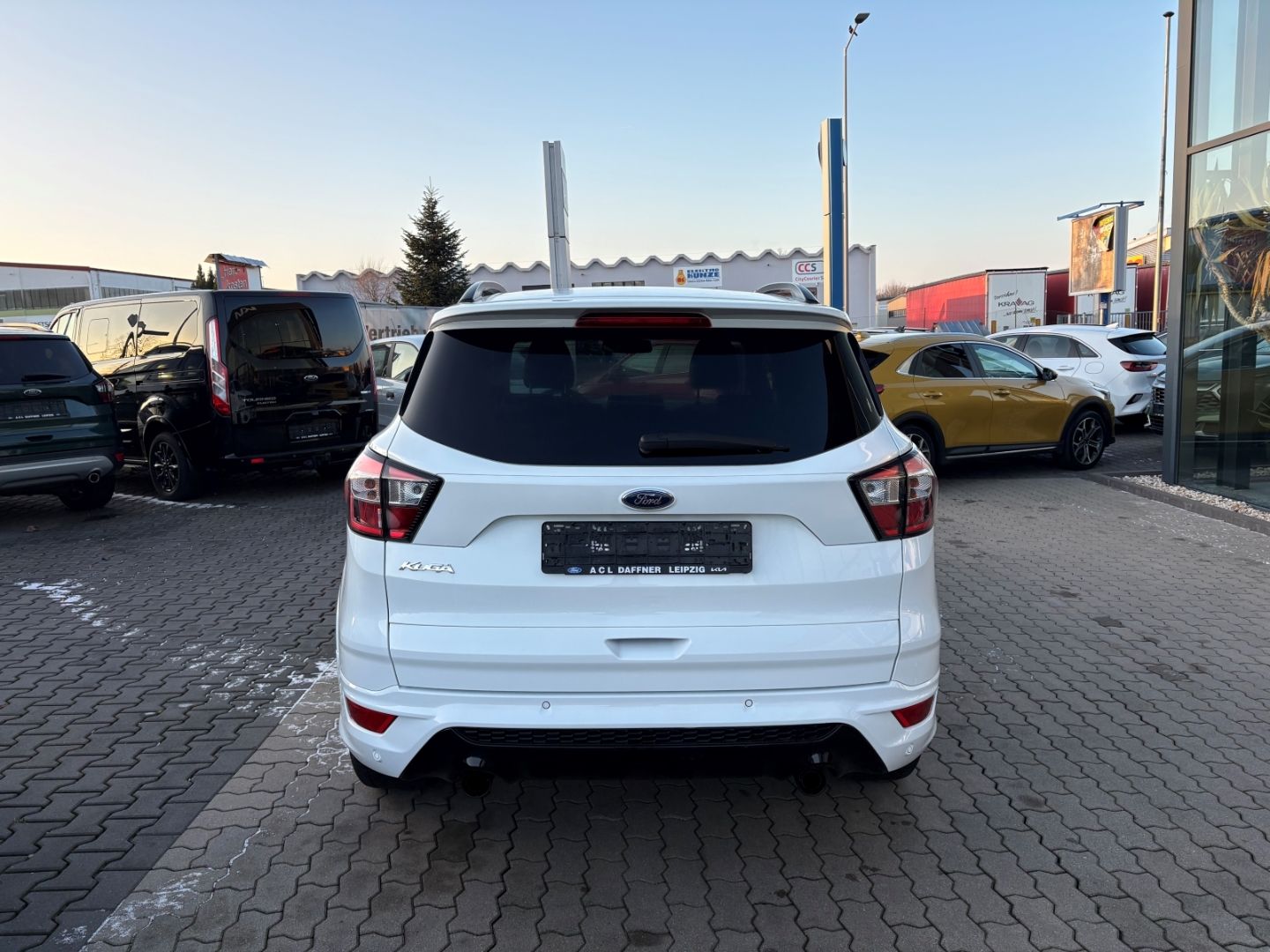 Fahrzeugabbildung Ford Kuga ST-Line Navi PDC SHZ Lenkradhzg BiXenon