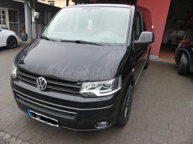 Volkswagen T5 Multivan Highline *Standhzg./Bi-Xenon/AHK*