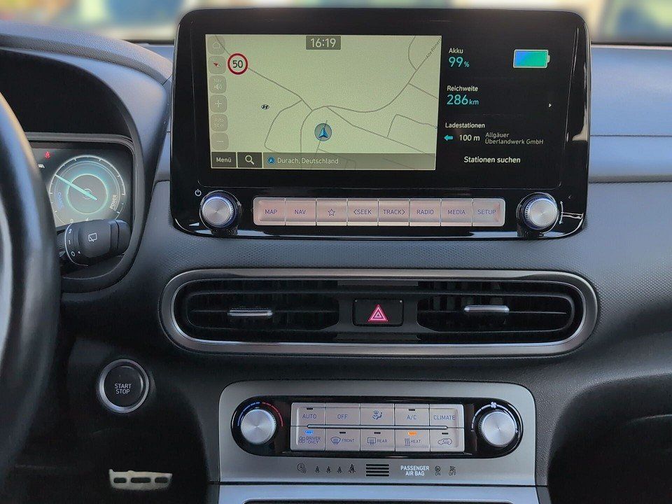 Fahrzeugabbildung Hyundai KONA EV 39kWh TREND NAV/ASS-P 1HD GARANTIE-11.29