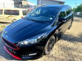 Ford Focus 1,0 Turnier ST-Line Red; Navi - Ford Focus: ST Line Red